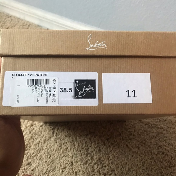 Nude Christian Louboutin - So Kate - Picture 5 of 5